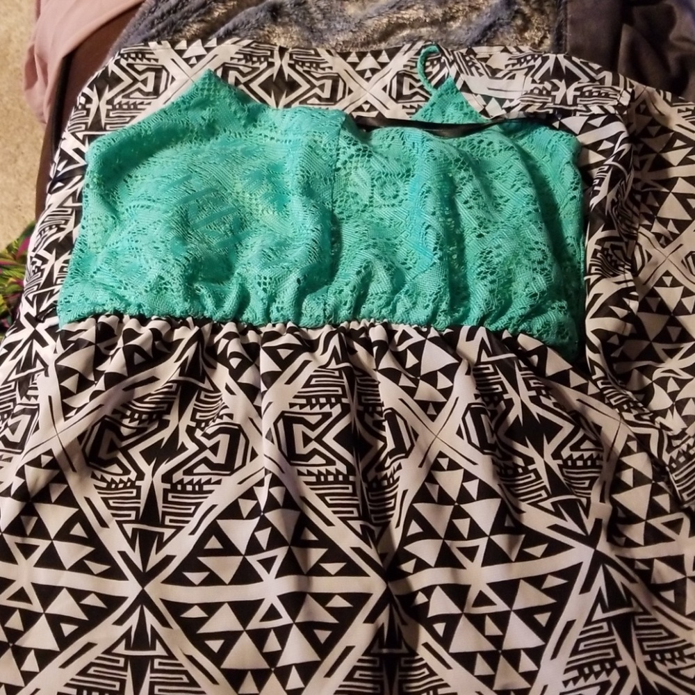 Clothes - Picture 2 of 4